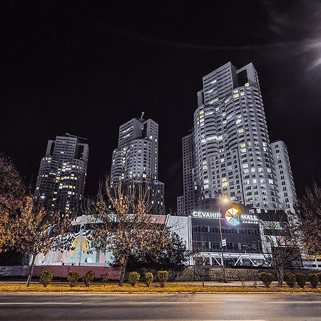 33Rd Floor Twin Apartments In Cevahir Sky City Complex With Pool, Spa, Fitness And Parking Included In Price スコピエ エクステリア 写真