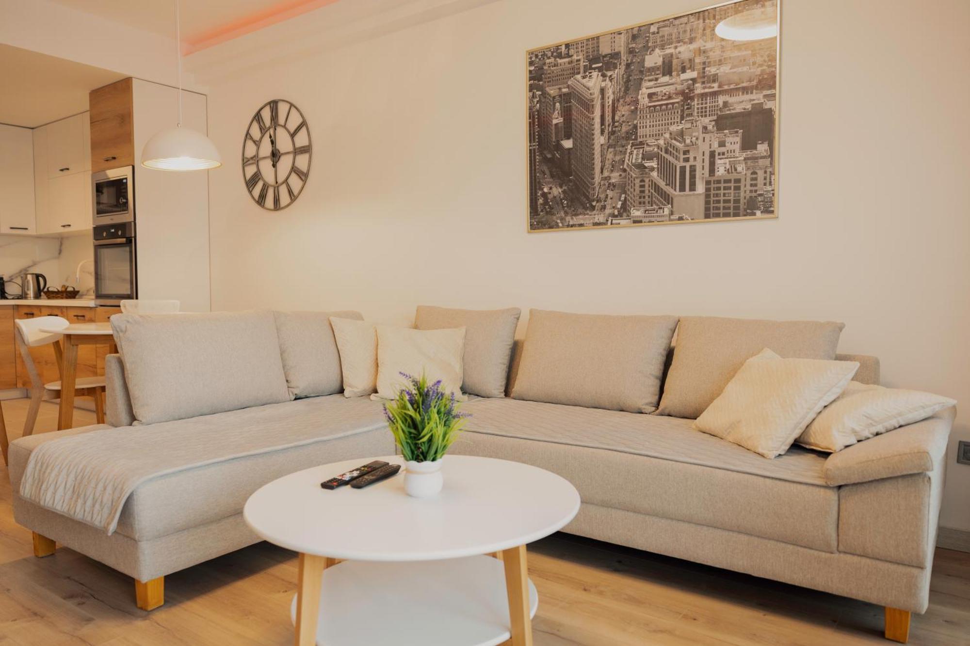 33Rd Floor Twin Apartments In Cevahir Sky City Complex With Pool, Spa, Fitness And Parking Included In Price スコピエ エクステリア 写真