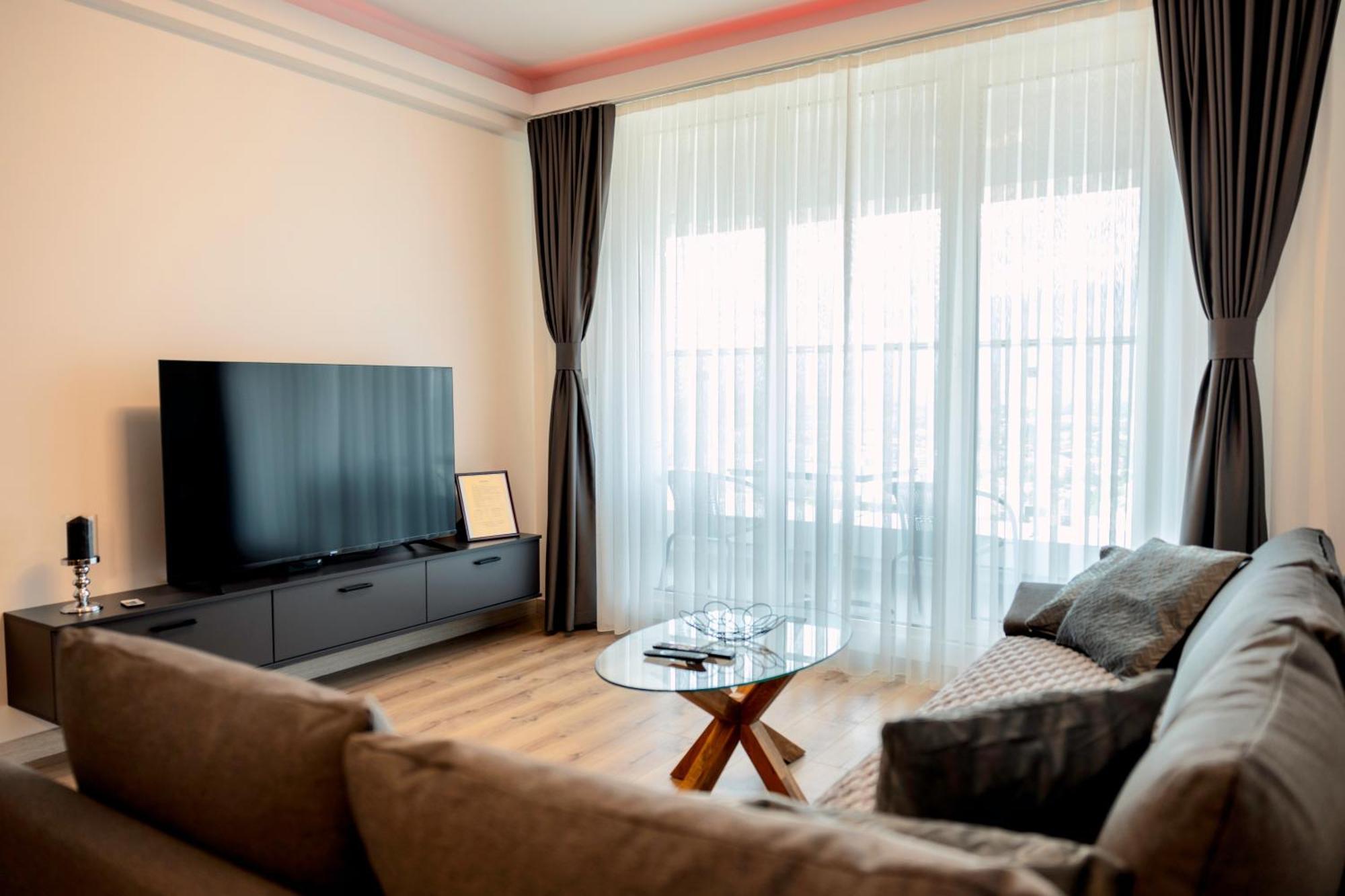 33Rd Floor Twin Apartments In Cevahir Sky City Complex With Pool, Spa, Fitness And Parking Included In Price スコピエ エクステリア 写真